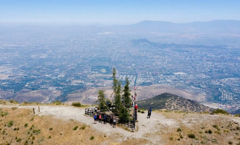 El lugar es maravilloso. Es ideal para ir con amigos o en familia. Como precaución, es recomendable ir temprano y llevar suficiente agua y frutos secos.