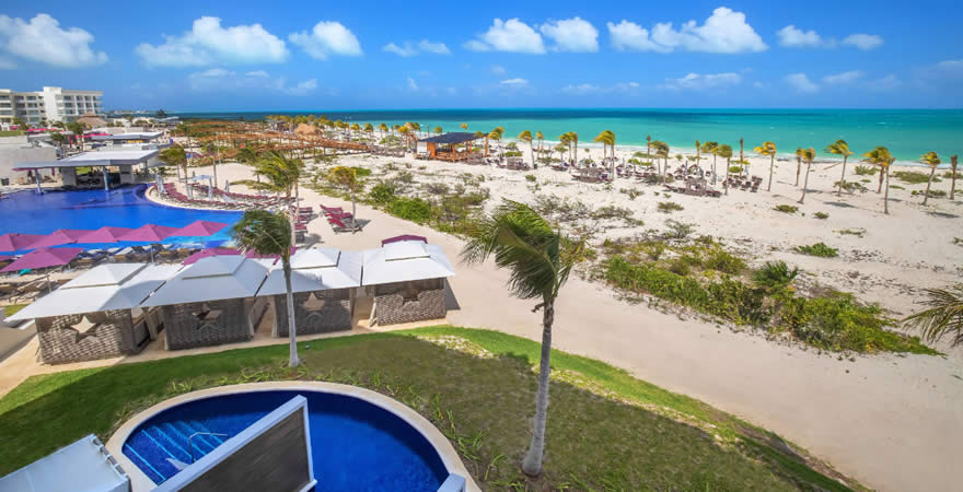 Vista de la Playa Costa Mujeres desde el Planet Hollywood Cancún